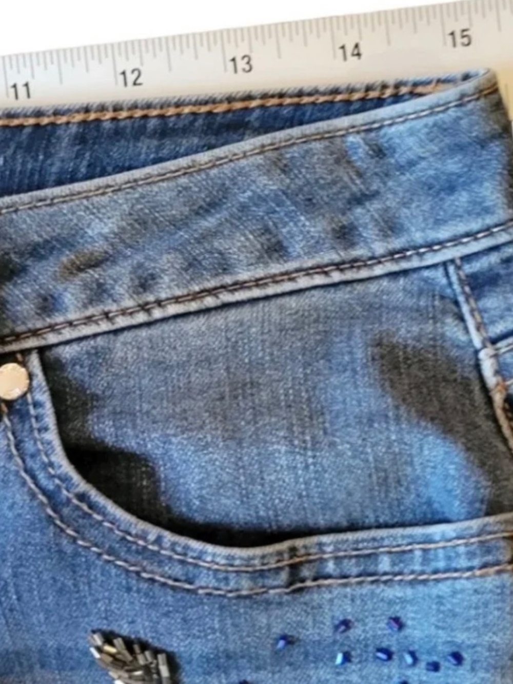 Jennifer Lopez Capri Jeans - Picture 3 of 6